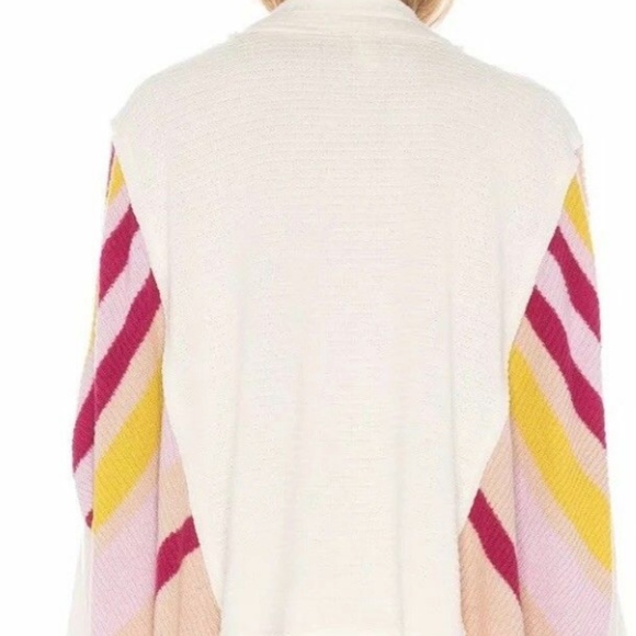 Free People We The Free Susie Swit Poncho Sweater – Size Small - Picture 10 of 10